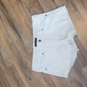 ABERCROMBIE & FITCH White Distressed  Frayed Hem 5 Pocket Shorts